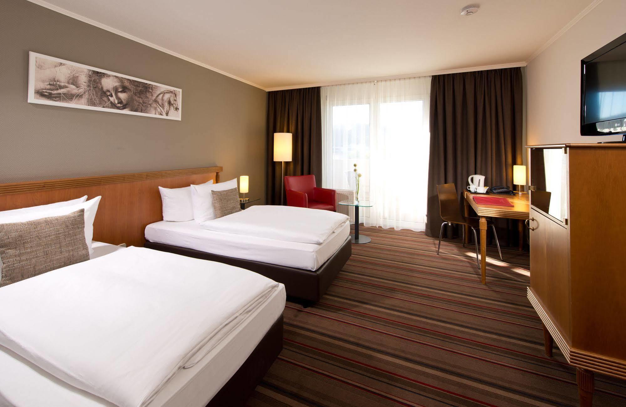 Leonardo Hotel Heidelberg City Center Exterior photo