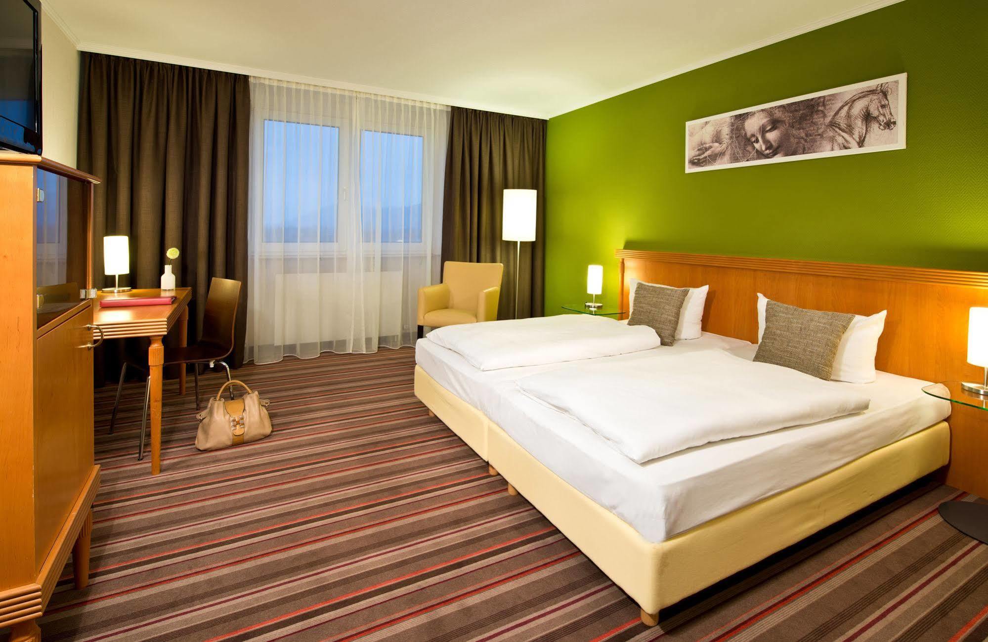 Leonardo Hotel Heidelberg City Center Exterior photo