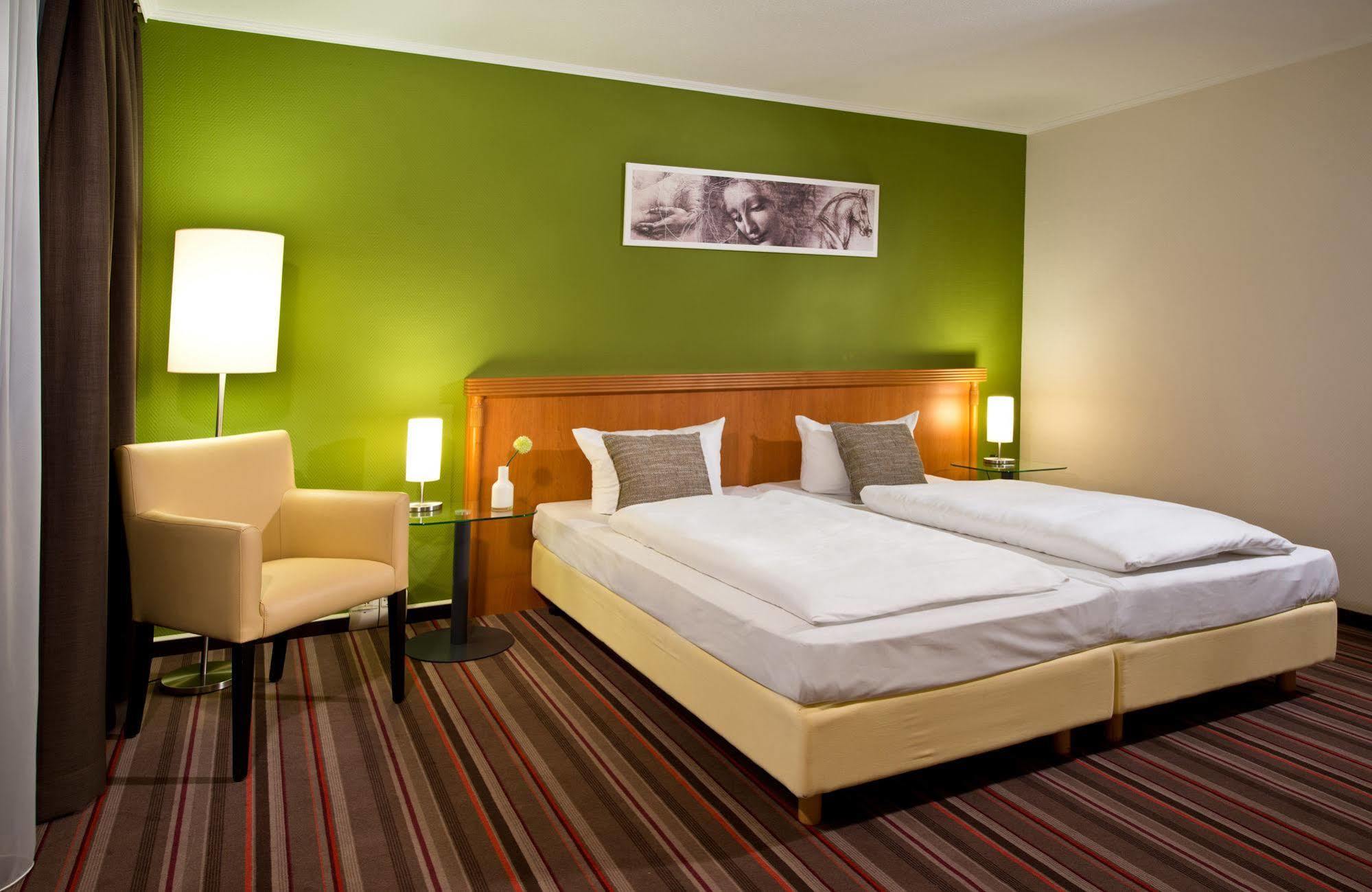 Leonardo Hotel Heidelberg City Center Exterior photo